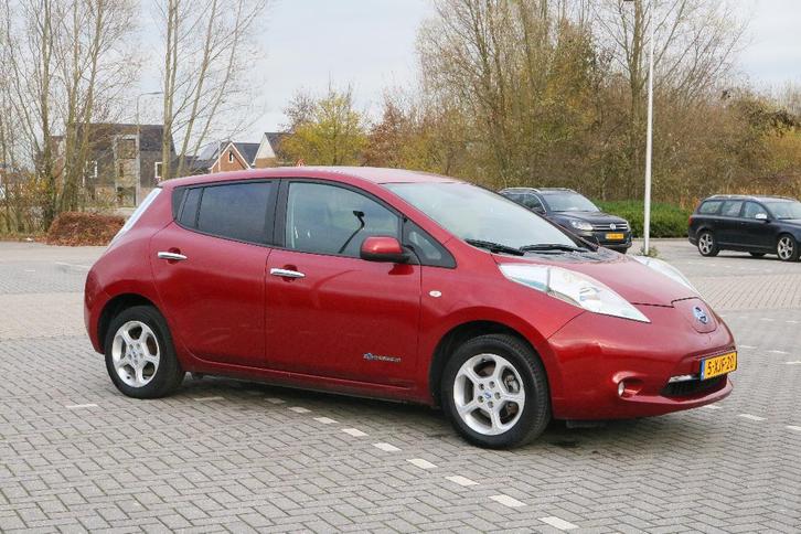 Nissan Leaf 2014 Rood, Auto's, Nissan, Particulier, Leaf, ABS, Achteruitrijcamera, Airbags, Airconditioning, Bluetooth, Centrale vergrendeling