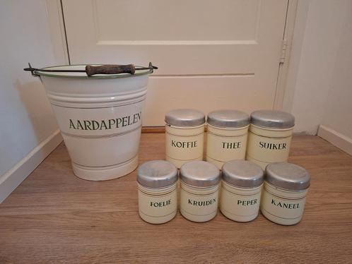 Crème emaille bussen + kruidenbusjes + aardappelen emmer, Antiek en Kunst, Antiek | Emaille, Ophalen of Verzenden