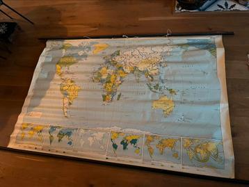 Groot formaat schoolkaart /wandkaart van de wereld (196x131) beschikbaar voor biedingen