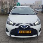 Toyota Yaris 1.5 HYBRID 5DRS 2014 AUTOMAAT /AIRCO/CAM/NAP, Auto's, Toyota, 4 cilinders, Wit, Origineel Nederlands, Bedrijf