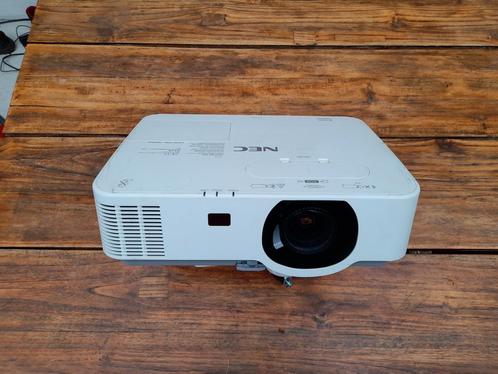 NEC P554U Projector/ beamer, Audio, Tv en Foto, Beamers, Zo goed als nieuw, Ophalen of Verzenden