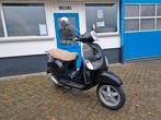 SCHADE : Vespa LX 125 I.E. 125cc motor scooter ( IMPORT ), Ophalen, Gebruikt, Benzine