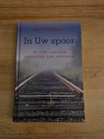 A.T. Huijser - In Uw spoor, Ophalen of Verzenden, Zo goed als nieuw, A.T. Huijser