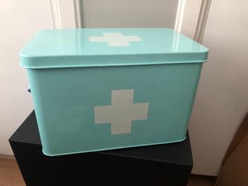 Hema medicijnbox medicijndoos metal opbergbox  beschikbaar voor biedingen