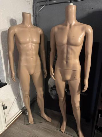 2 Paspoppen in Goede Staat beschikbaar voor biedingen