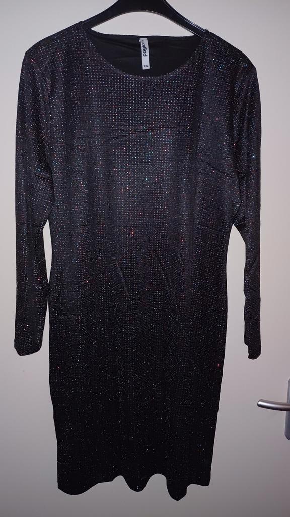 Jurk zwart met glitters lange mouw maat (x)xl feest kerst., Kleding | Dames, Jurken, Zo goed als nieuw, Maat 42/44 (L), Zwart