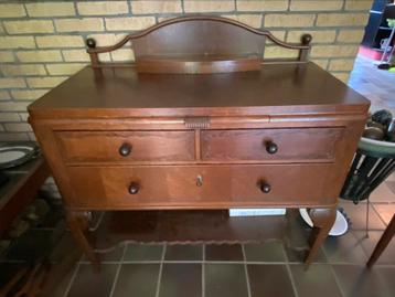Vintage Buffetkast beschikbaar voor biedingen