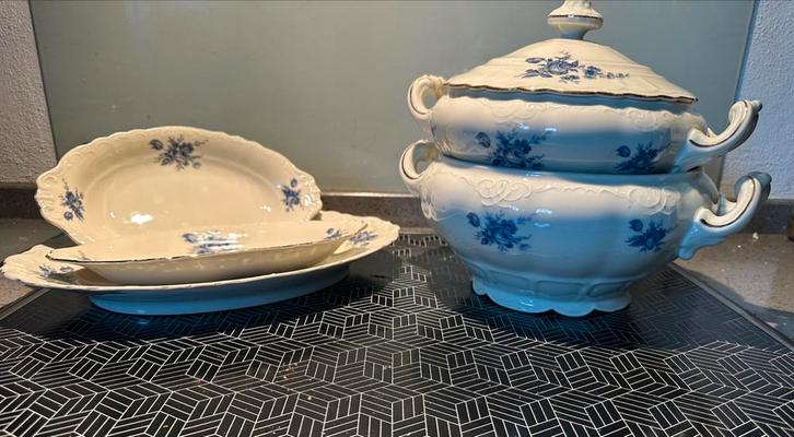 Brocante Spenzo servies delen met blauwe bloemen decoraties, Antiek en Kunst, Antiek | Servies los, Ophalen