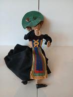 Pop dame. Antiek. hout, ijzerdraad en textiel, Ophalen of Verzenden, Gebruikt, Pop