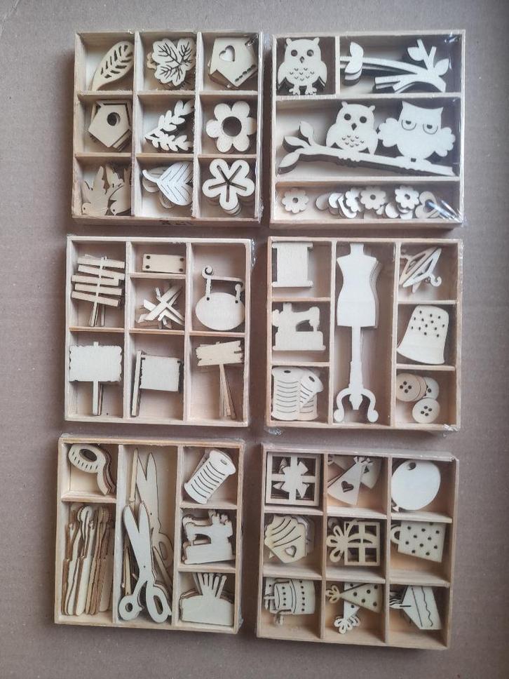 OPRUIMING houten doosjes met 45 stuks houten figuren no 2, Hobby en Vrije tijd, Knutselen, Nieuw, Ophalen of Verzenden