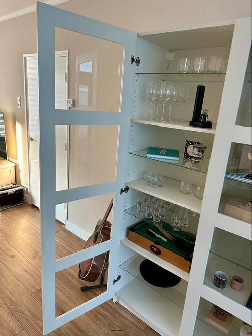IKEA Brimnes vitrinekast teab, Huis en Inrichting, Kasten | Stellingkasten, Zo goed als nieuw, Ophalen