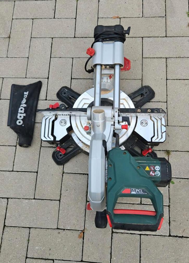 Afkort en verstekzaag Metabo, Doe-het-zelf en Verbouw, Gereedschap | Zaagmachines, Gebruikt, Afkortzaag, 1200 watt of meer, 70 mm of meer