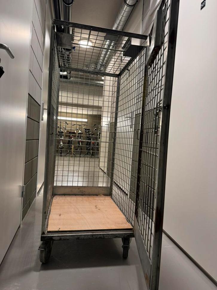 Afsluitbare stalen rolcontainer – stevig & diefstalveilig, Doe-het-zelf en Verbouw, Transportwagens, Transportkar, 100 liter of meer