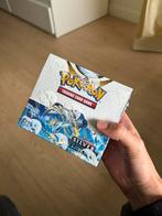 Silver Tempest Booster Box, Hobby en Vrije tijd, Verzamelkaartspellen | Pokémon, Verzenden, Zo goed als nieuw, Boosterbox