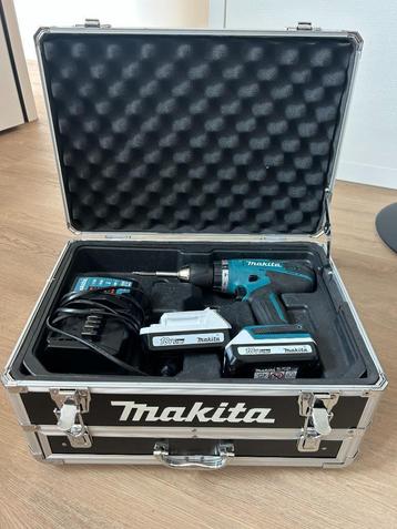 Makita DF457D met 2 x 18v/1.5aH accu en lader beschikbaar voor biedingen