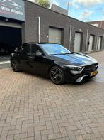 Mercedes-Benz A-klasse 180 AMG Line, Auto's, Mercedes-Benz, 136 pk, Gebruikt, 4 cilinders, Zwart