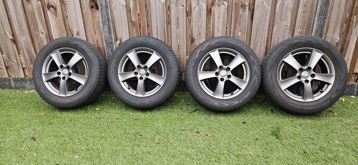 Dezent Velgen met Winterbanden - Set van 4, Auto-onderdelen, Banden en Velgen, Banden en Velgen, Winterbanden, 16 inch, 215 mm