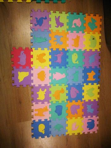 Foam puzzels beschikbaar voor biedingen