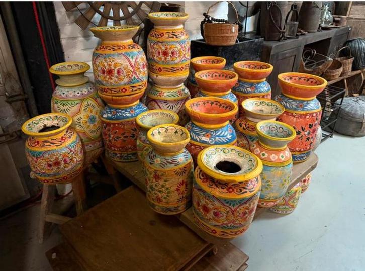 Oude handbeschilderde Nepalese kruiken van hout, Huis en Inrichting, Woonaccessoires | Vazen, Gebruikt, Overige kleuren, Minder dan 50 cm