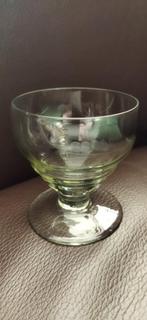 5 advocaat glaasjes glas met lichtgroene teint, Verzamelen, Glas en Borrelglaasjes, Ophalen, Zo goed als nieuw, Borrel- of Shotglas