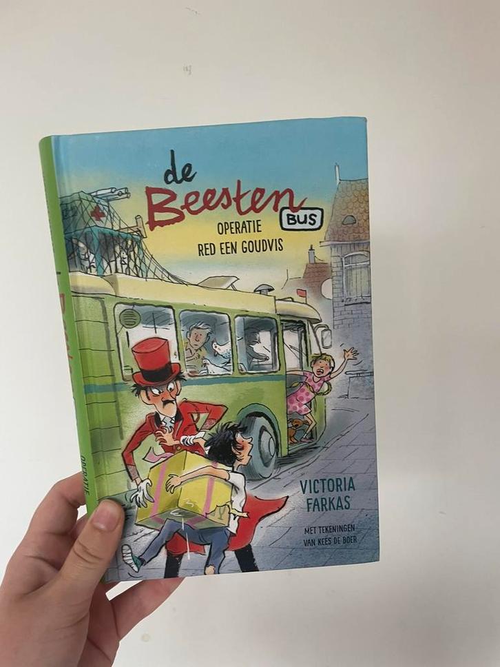 Victoria Farkas - De Beestenbus, Boeken, Kinderboeken | Jeugd | onder 10 jaar, Zo goed als nieuw, Ophalen of Verzenden