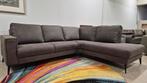 Pas 1 jaar oude taupe grijs microleder design hoekbank, 250 tot 300 cm, Modern design, industriël design, Hoekbank, Ophalen of Verzenden