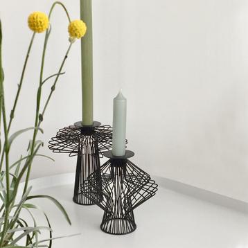 2 bijzondere Deens Design KANDELAREN zwart metaal retro beschikbaar voor biedingen