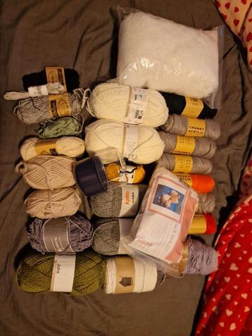 Garen, Wolhouder & Haakpakket - Groot Lot beschikbaar voor biedingen