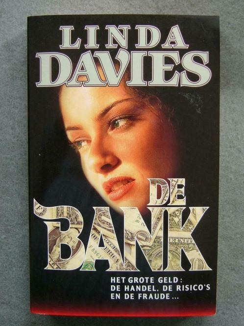 De Bank - Linda Davies (pocketversie), Boeken, Thrillers, Gelezen, Nederland, Ophalen of Verzenden