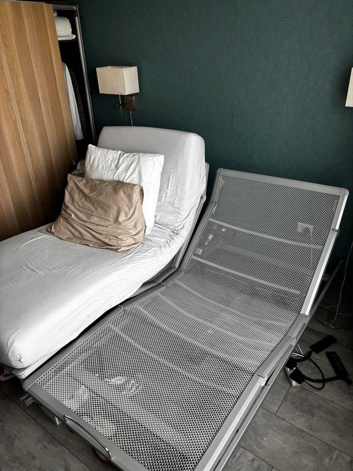 Verstelbaar bed - Avek slaapsystemen, Huis en Inrichting, Slaapkamer | Bedden, Gebruikt, Tweepersoons, 90 cm, 200 cm, Metaal, Grijs