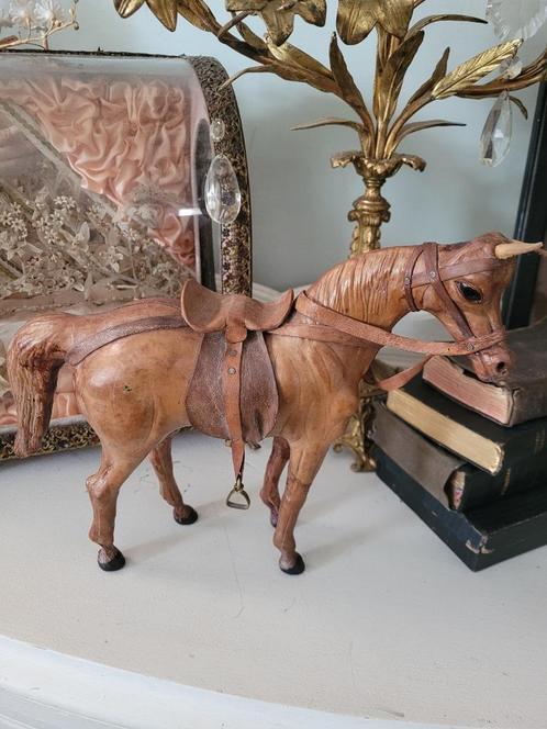 Zeer oud leren paardje met zadel en teugels, Antiek en Kunst, Curiosa en Brocante, Ophalen of Verzenden