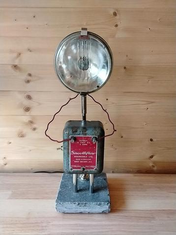 Vintage tafellamp  beschikbaar voor biedingen