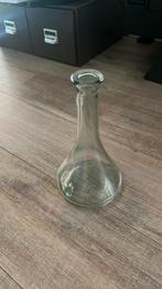 Glazen vaas of fles met lichte groene gloed, Ophalen of Verzenden, Minder dan 50 cm, Groen, Glas