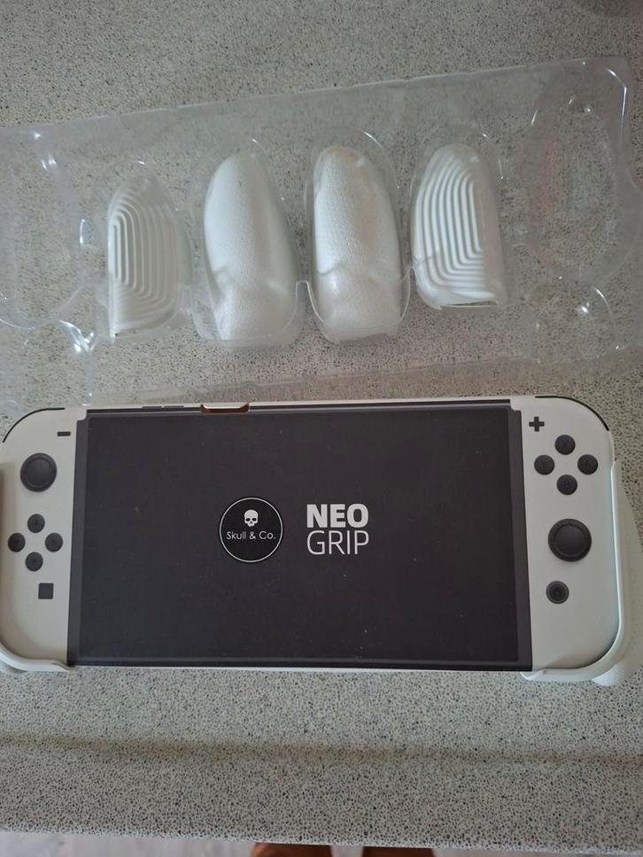 Skull & Co. NeoGrip voor Nintendo Switch, Spelcomputers en Games, Spelcomputers | Nintendo Portables | Accessoires, Nieuw, Switch Lite