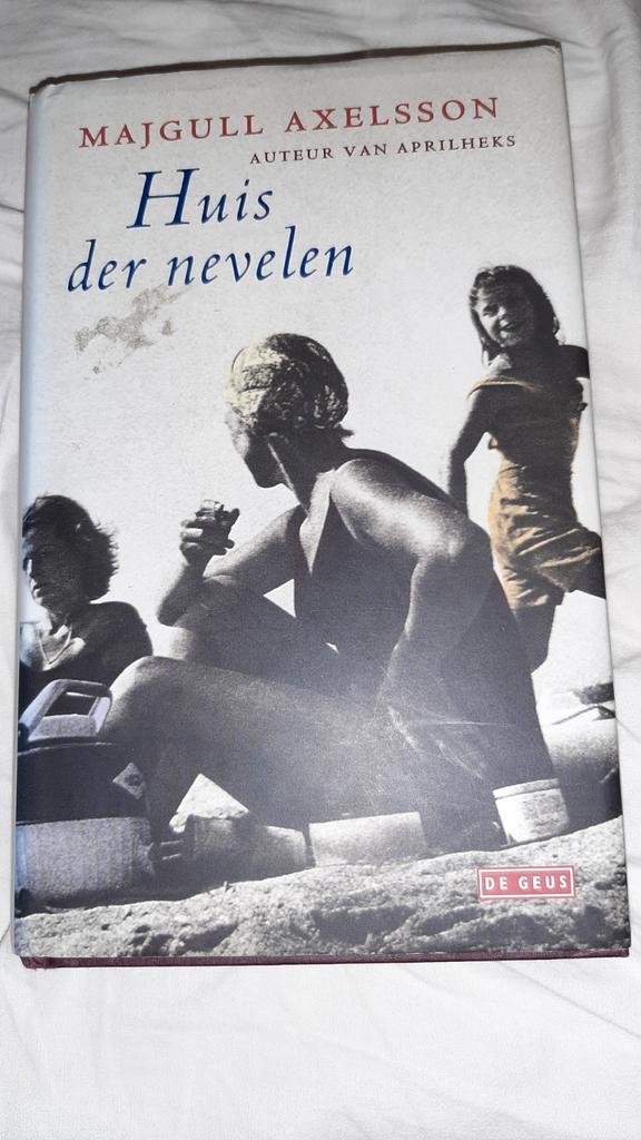 Huis der nevelen - Majgull Axelsson, Boeken, Thrillers, Gelezen, Europa overig, Ophalen of Verzenden