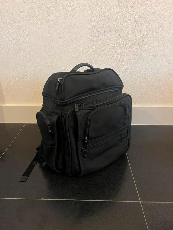 Tumi Rugtas - Zeer Goede Staat, Sieraden, Tassen en Uiterlijk, Tassen | Rugtassen, Zo goed als nieuw, Overige merken, 25 tot 40 cm