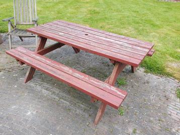 Houten Picknickbank gratis beschikbaar voor biedingen