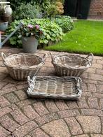 2 Mooie Ratan vergrijsde Manden en Dienblad, Minder dan 30 cm, Rond, Ophalen of Verzenden, Zo goed als nieuw