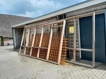 Kozijn van hardhout 250 h 513 br  beschikbaar voor biedingen