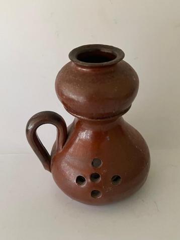 Keramiek vaasje voor wierook of kaarsje. Fait ma Karole. beschikbaar voor biedingen
