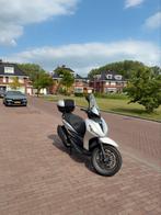 Beverly 400 HPE S met alarm en topkoffer, Motoren, Particulier, Scooter