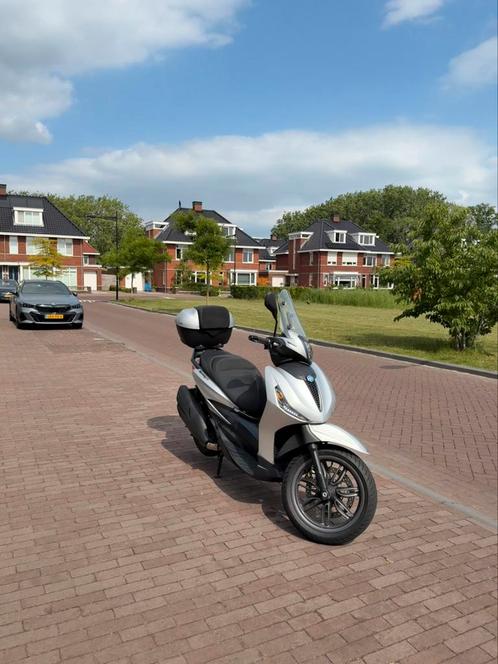 Beverly 400 HPE S met alarm en topkoffer, Motoren, Motoren | Piaggio, Particulier, Scooter, Ophalen