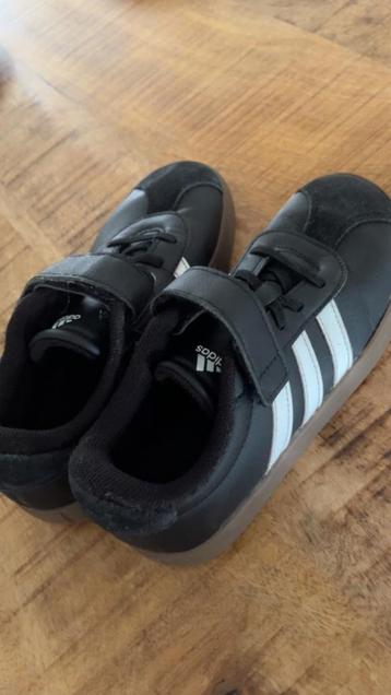 Adidas sneakers zwart maat 32 beschikbaar voor biedingen