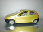 Fiat Punto 1/24 in box Burago 0127 Groen.m., Hobby en Vrije tijd, Modelauto's | 1:24, Nieuw, Ophalen of Verzenden, Bburago, Auto