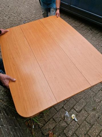 Vaste Inklapbare Tafel voor Caravan of Camper beschikbaar voor biedingen