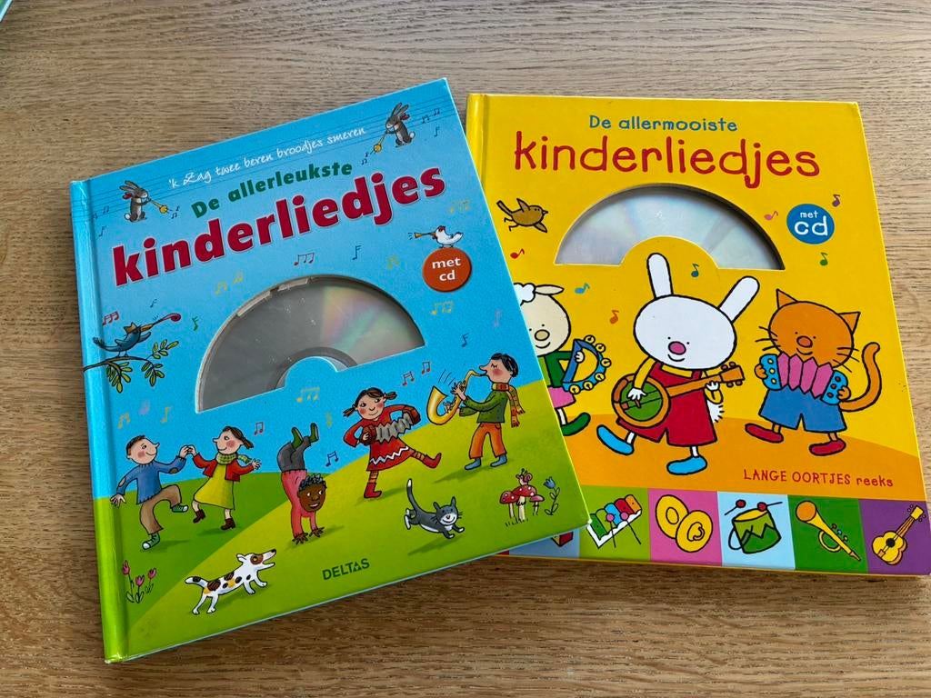 Te koop: 2 boekjes met kinderliedjes, inclusief CD., Ophalen, Zo goed als nieuw