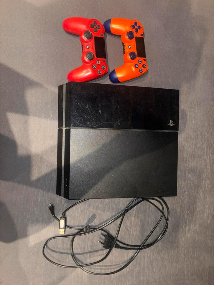 PlayStation 4 Pro 1TB + 2 Controllers + Games, Spelcomputers en Games, Spelcomputers | Sony PlayStation 4, Gebruikt, Pro, 1 TB