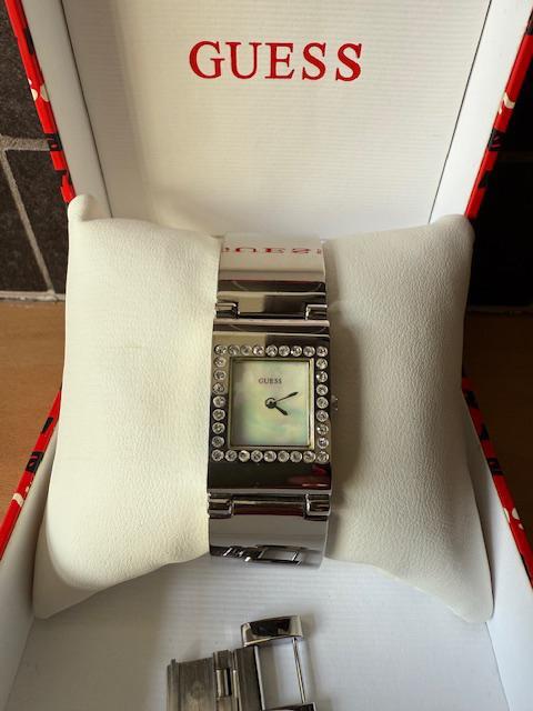 Guess dames horloge, parelmoer, zirkonia, Japans, zgan, Sieraden, Tassen en Uiterlijk, Horloges | Dames, Zo goed als nieuw, Guess