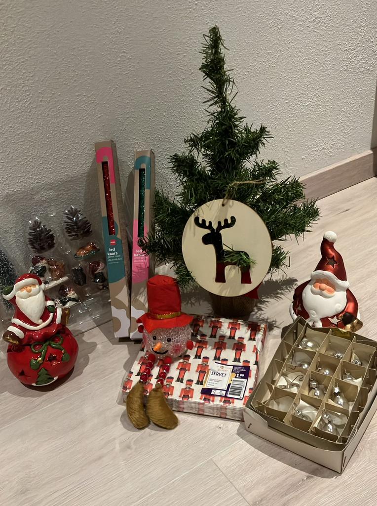 Verzameling kerst spullen kerstboom kerstman kaarsen, Diversen, Kerst, Ophalen of Verzenden, Zo goed als nieuw