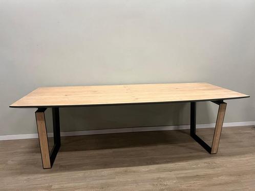 Darwin eettafel 240cm Xooon €500,-, Huis en Inrichting, Tafels | Eettafels, Zo goed als nieuw, 100 tot 150 cm, 200 cm of meer